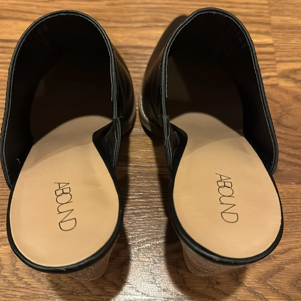 MAYA-PU ABOUND pointed block heels black mules. Size 9 1/2 M - Picture 13 of 14